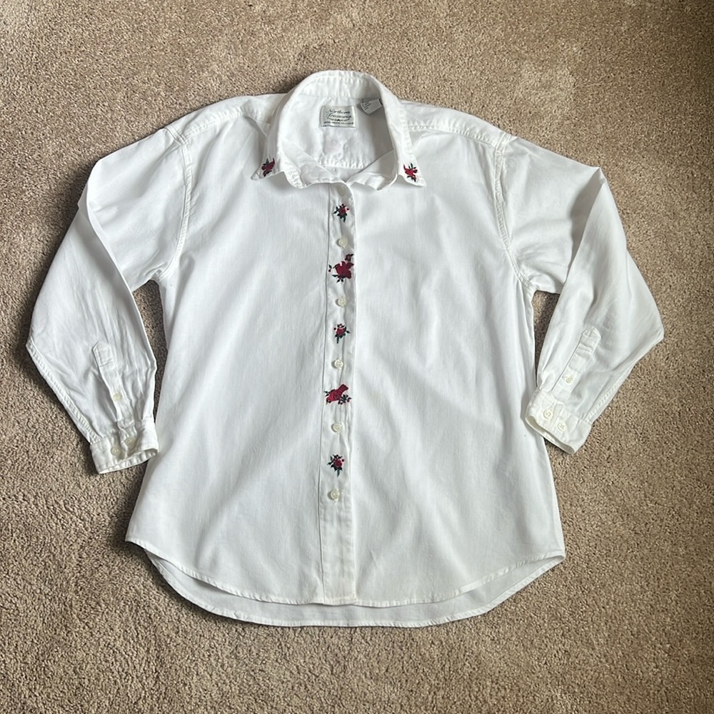 Vintage Northern Treasures White Cotton Cardinal & Holly Embroidered Button Down
